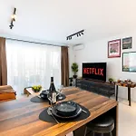 Nest & Rest - Wi-fi & Free Parking Apartman