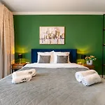 Nest & Rest - Wi-fi & Free Parking * Brassó