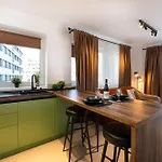 Nest & Rest - Wi-fi & Free Parking * Brassó