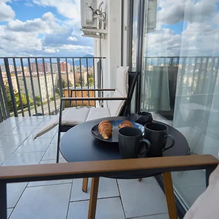 Lägenhet Nest & Rest Fast Wi-fi Free Parking *